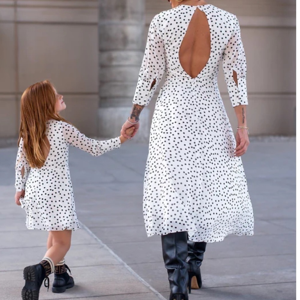 Girls Polkadot white dress 5yr old. - Picture 3 of 6